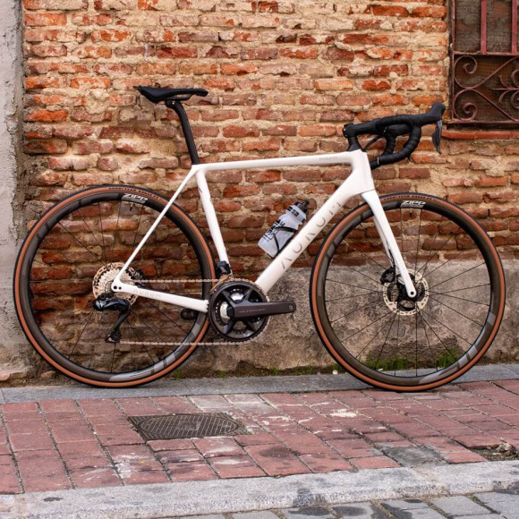 Bicicletta con misuratore di potenza personalizzata AURUM Magma BIANCO 54