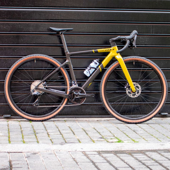 Bicicleta SCOTT Addict Gravel Tuned HMX Custom 2024 NEGRO AMARILLO 49