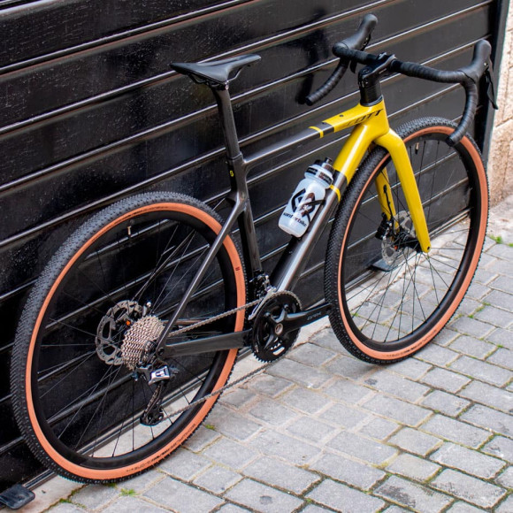 Bicicleta SCOTT Addict Gravel Tuned HMX personalizada 2024 PRETO AMARELO 49