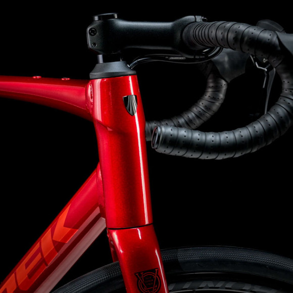 Bicicletta TREK Domane AL 2 Gen 4 2025 ROSSO 56