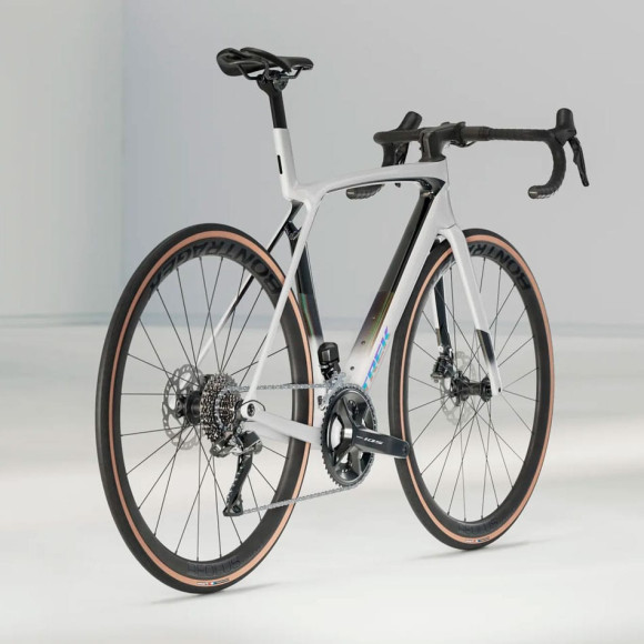 Bicicleta TREK Madone SL 6 Gen 8 2025 PRETO M