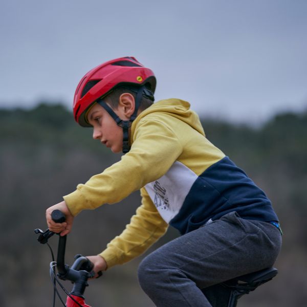 Enseñar a los niños a montar en bici