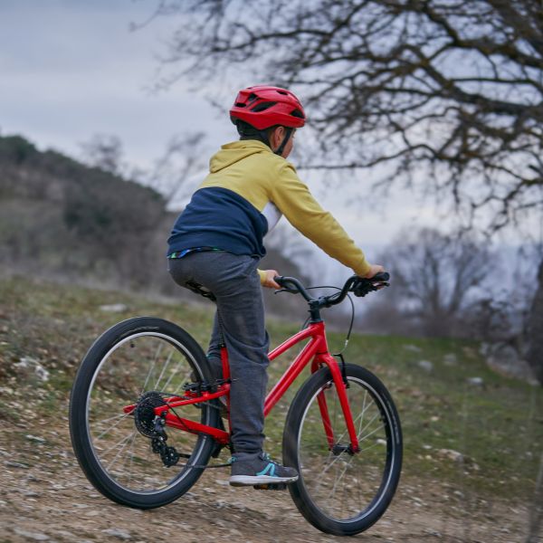 Enseñar a los niños a montar en bici